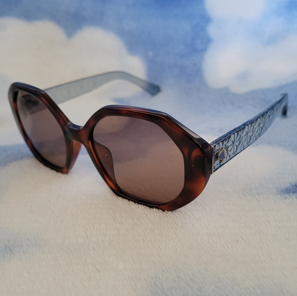 Kate Spade New York - Havana & Blue Preslee Oversize Sunglasses - Picture 2 of 5